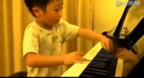 中国4岁小男孩神奇演奏